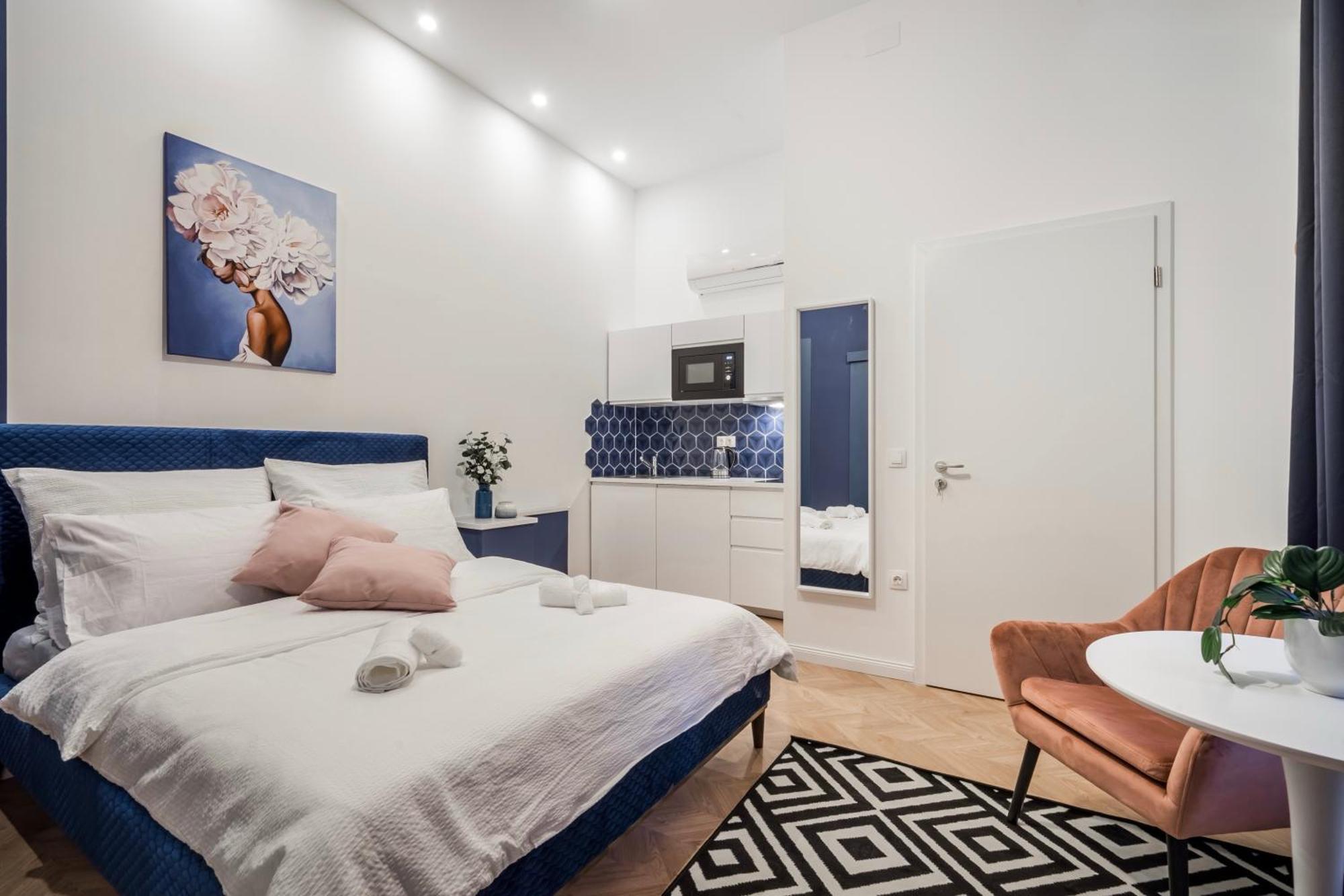D58 - Grand Boulevard Royal - Location By Bqa Apartament